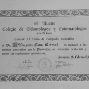 Título de colegiado honorífico concedido a Doña Amancia Cano Bernal por el Colegio de Odontólogos y Estomatólogos de la VI Región.